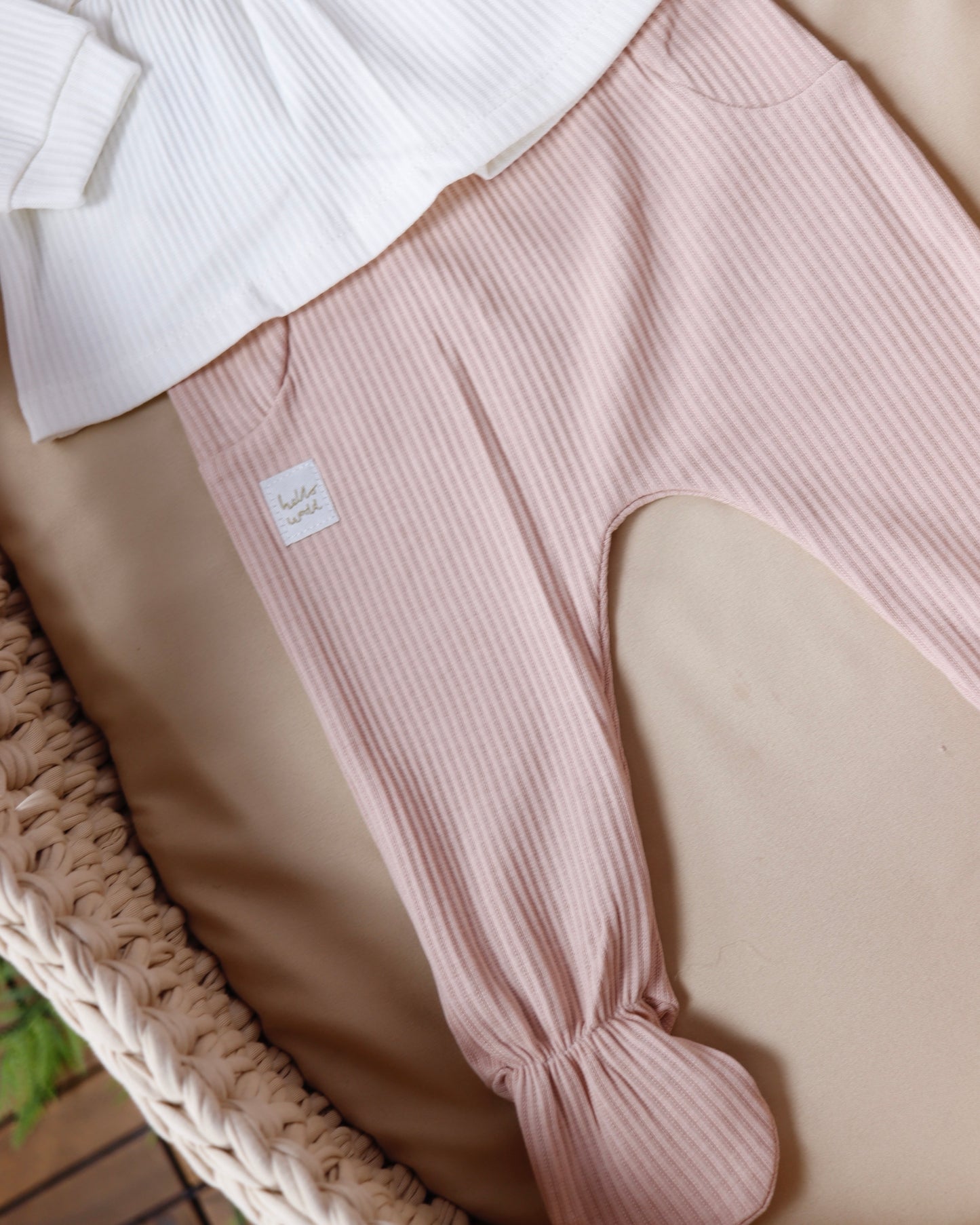 طقم بناتي قطعتين🌸