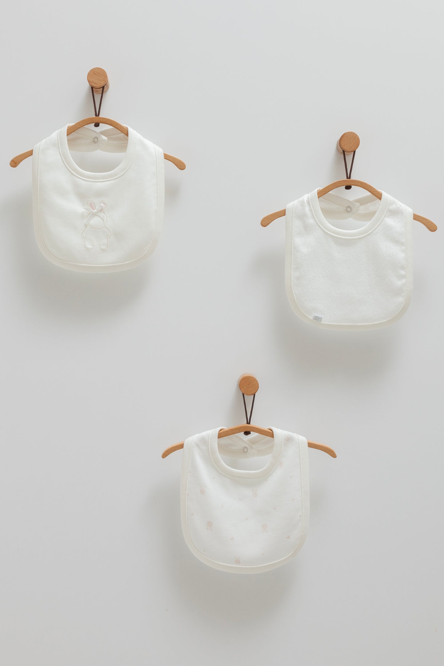 طقم مريلة ٣ قطع قطن ١٠٠٪ ابيض🧸
