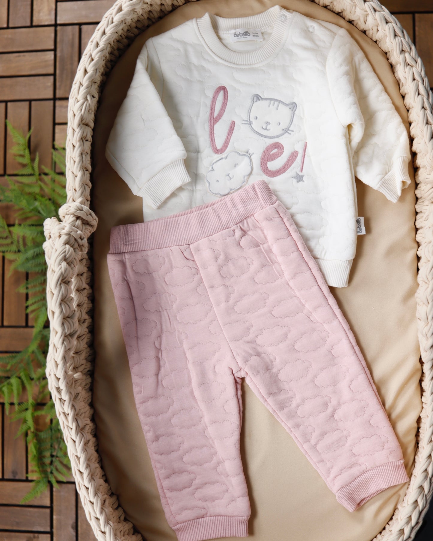 طقم قطن باللون الزهري🐱🩷