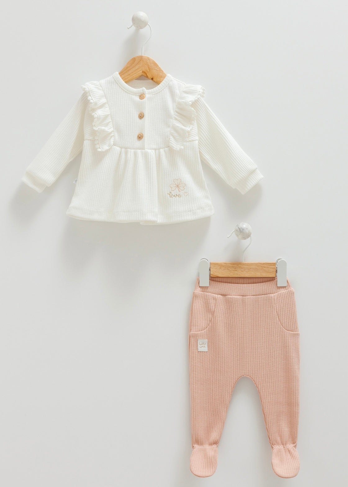 طقم بناتي قطعتين🌸