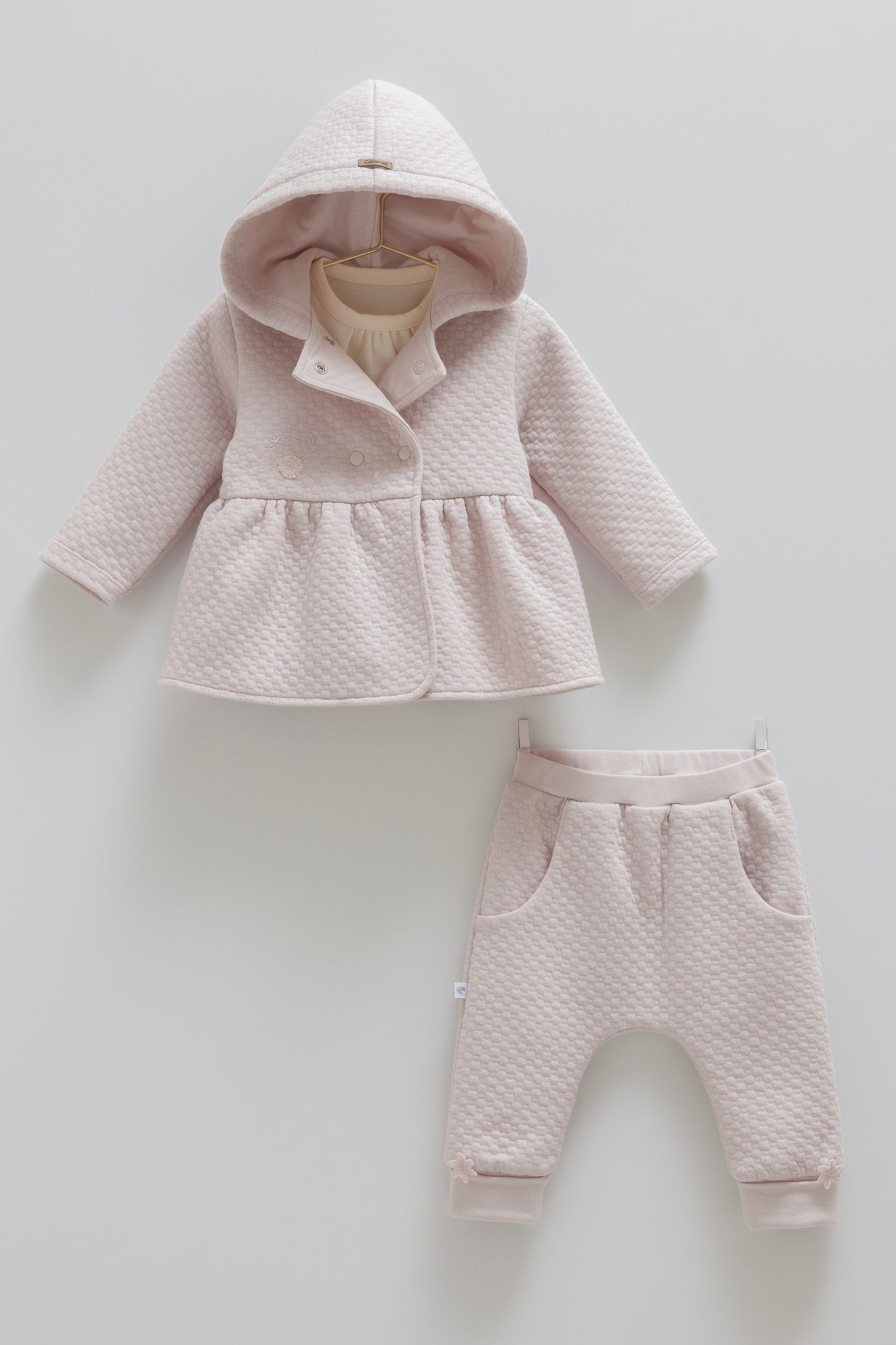 طقم ٣ قطع ٣-١٨ شهر نهدي🌸